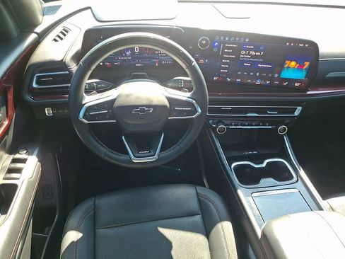 Used 2024 Chevrolet Traverse Z71 w/ Enhanced Driving Package AWD/4WD image 2