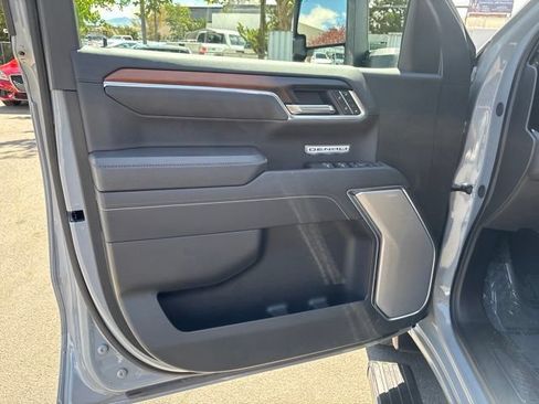 Used 2025 GMC Sierra 1500 Denali w/ Denali Reserve Package AWD/4WD image 15