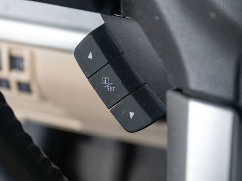 Used 2017 Subaru Outback 2.5i Premium image 16