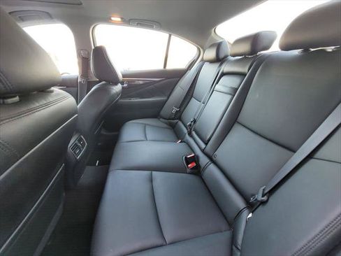 Used 2019 INFINITI Q50 Luxe w/ Essential Package (3.0T Luxe) AWD/4WD image 17