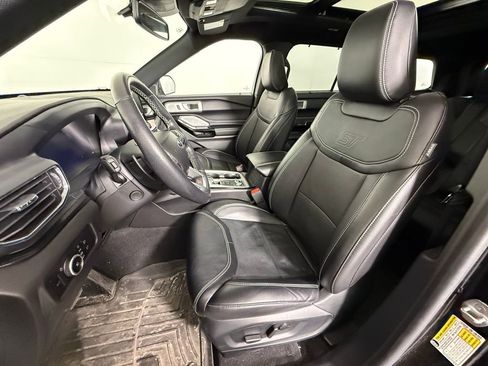 Used 2023 Ford Explorer ST w/ Equipment Group 401A image 6