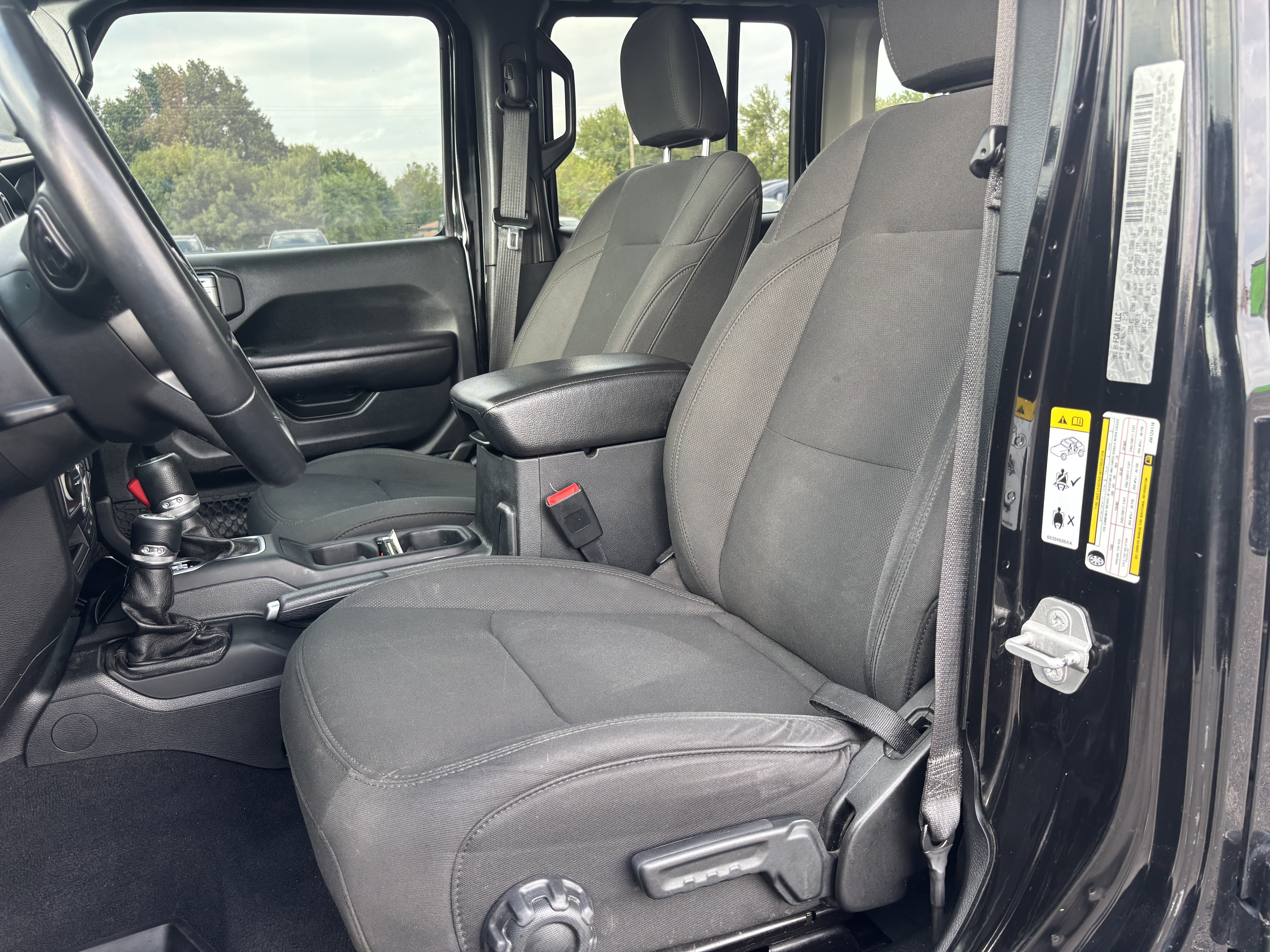 Used 2018 Jeep Wrangler Unlimited Sport S AWD/4WD image 9