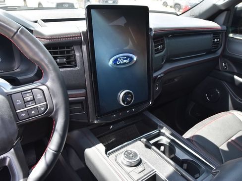 Used 2024 Ford Expedition Limited RWD image 9