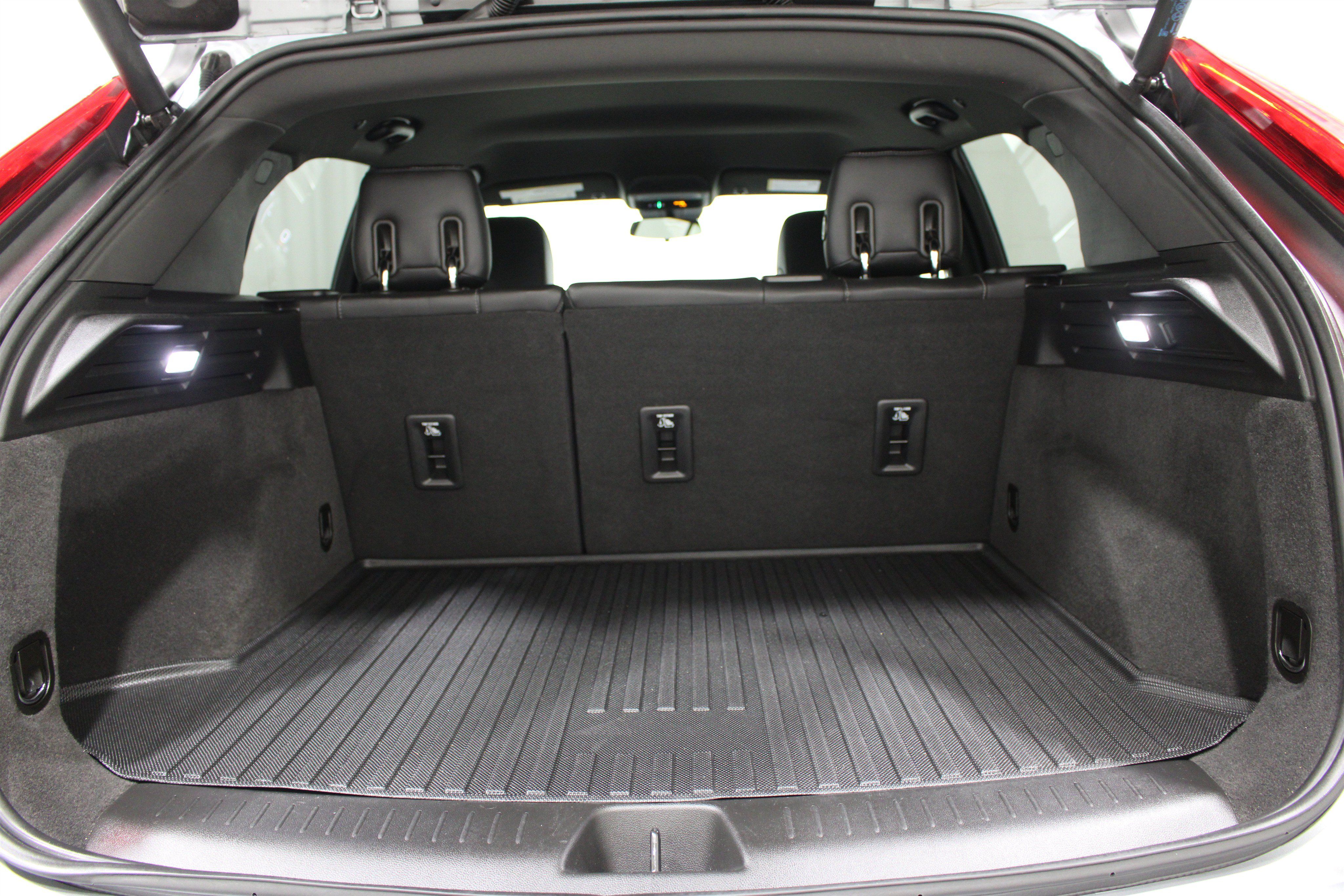 Certified 2024 Cadillac XT4 Luxury w/ Cold Weather Package FWD image 25