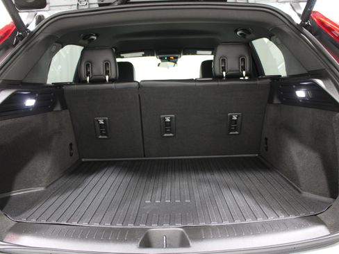 Certified 2024 Cadillac XT4 Luxury w/ Cold Weather Package FWD image 25