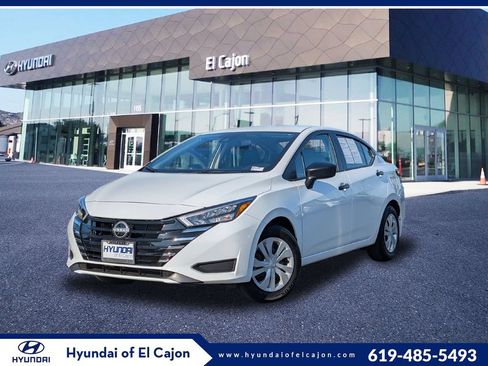 Used 2025 Nissan Versa S w/ Trunk Package FWD image 1