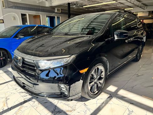 Used 2022 Honda Odyssey Elite image 3