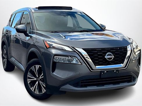 Used 2023 Nissan Rogue SV image 3