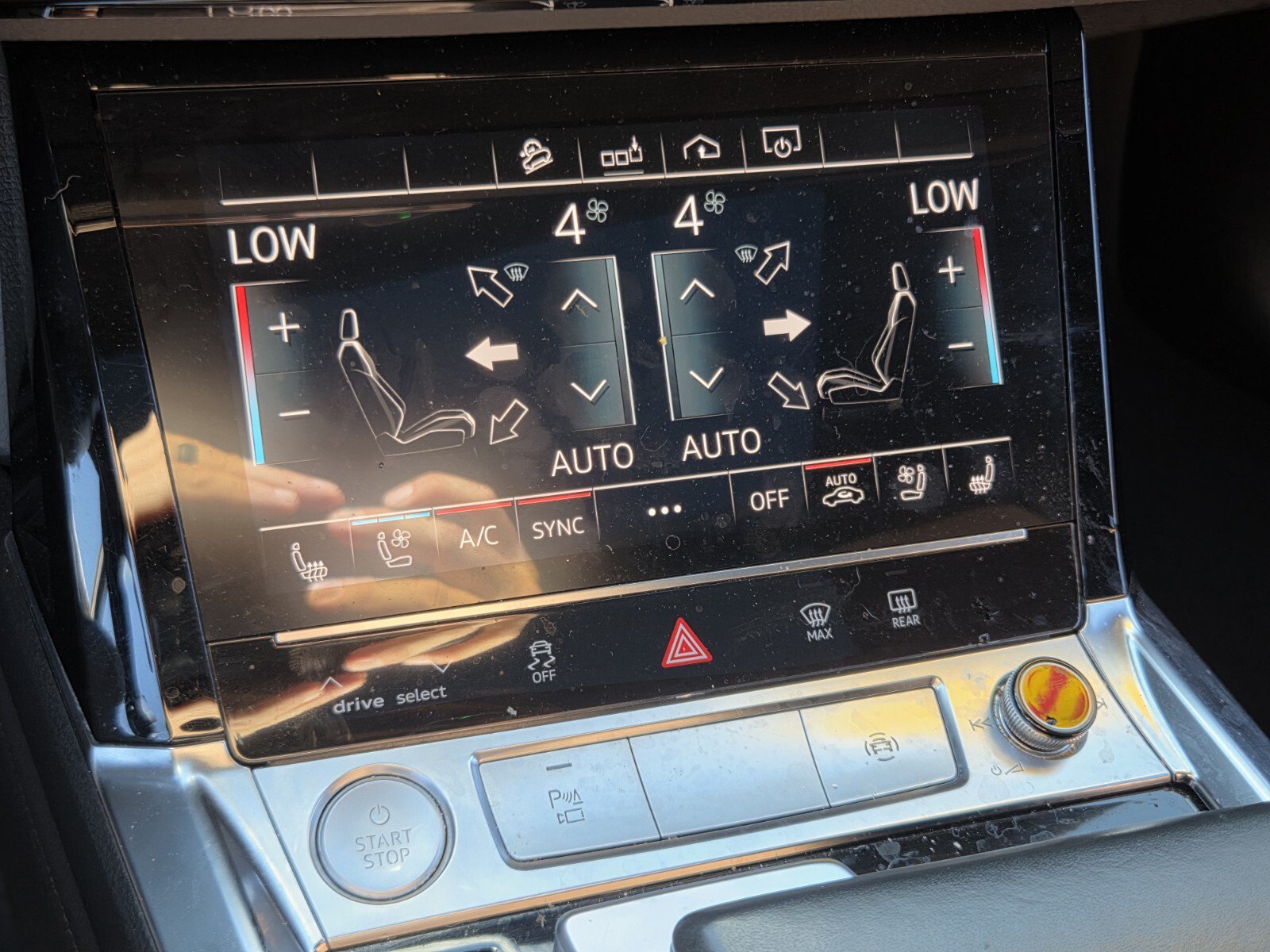 Used 2019 Audi e-tron Premium Plus AWD/4WD image 28