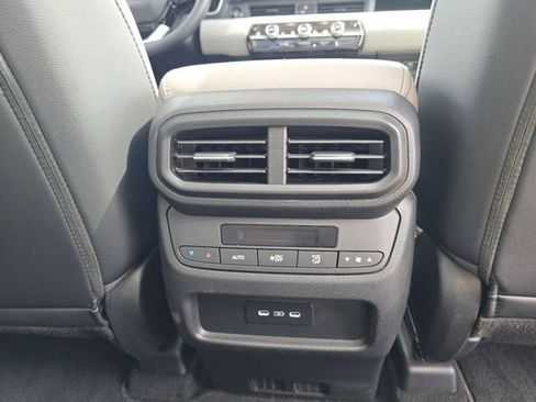 Used 2025 Honda Pilot Touring image 25