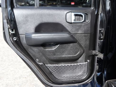 Used 2023 Jeep Wrangler Unlimited Sahara AWD/4WD image 33
