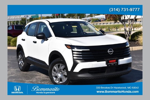 Used 2025 Nissan Kicks S FWD image 1