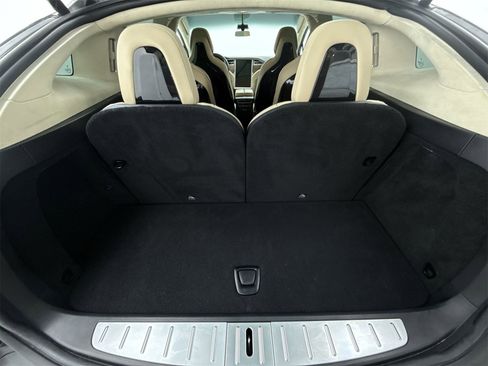 Used 2016 Tesla Model X 90D image 34