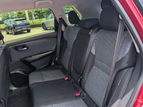 Used 2023 Nissan Rogue SV FWD image 15