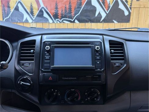 Used 2015 Toyota Tacoma 4x4 Double Cab w/ Convenience Package image 24