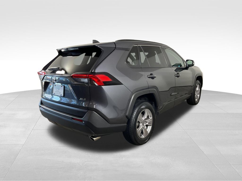 Used 2025 Toyota RAV4 XLE FWD image 10