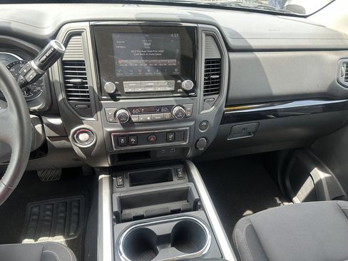 Used 2023 Nissan Titan SV w/ SV Convenience Package image 16