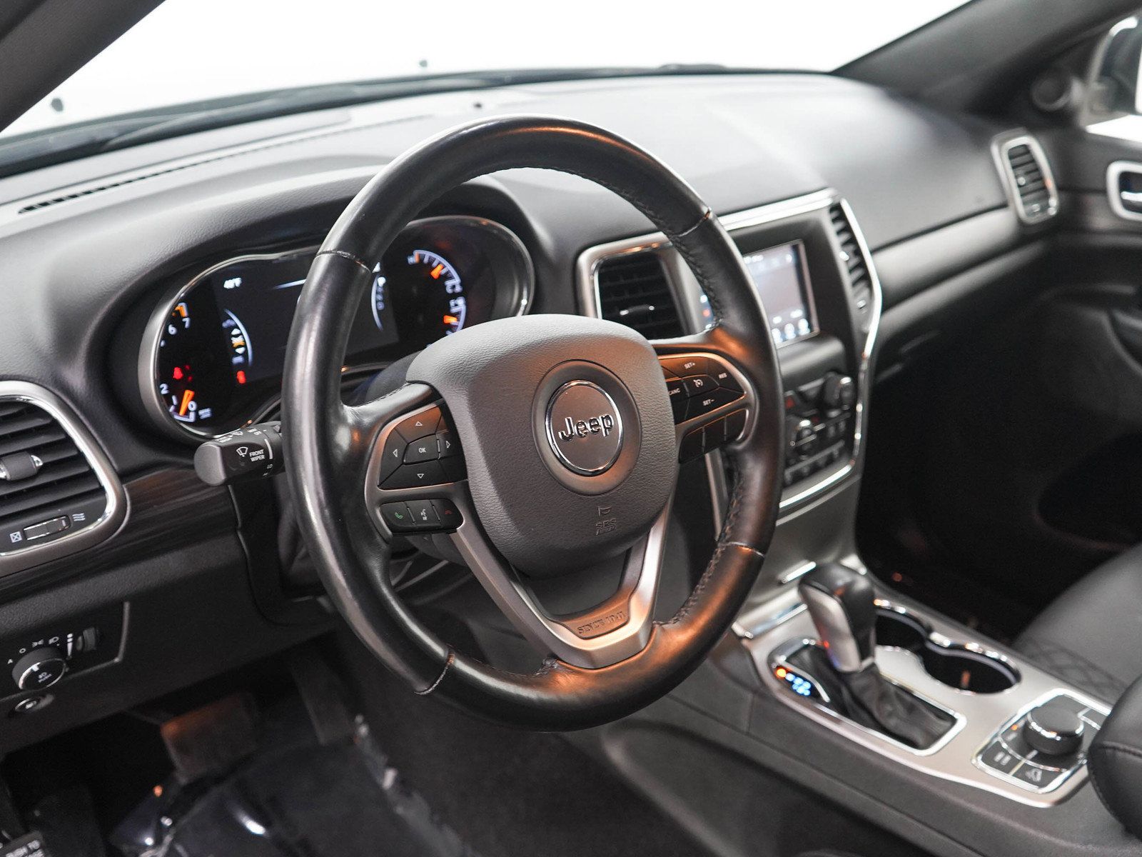 Used 2021 Jeep Grand Cherokee Laredo AWD/4WD image 20