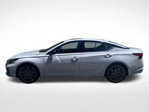Used 2024 Nissan Altima 2.0 SR FWD image 6