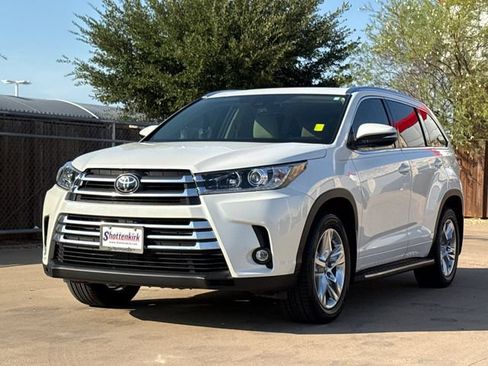 Used 2019 Toyota Highlander Limited FWD image 3