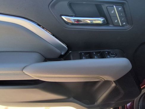 Used 2025 Chevrolet Colorado ZR2 w/ Technology Package image 26