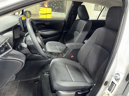 Used 2024 Toyota Corolla LE w/ LE Convenience Package FWD image 15