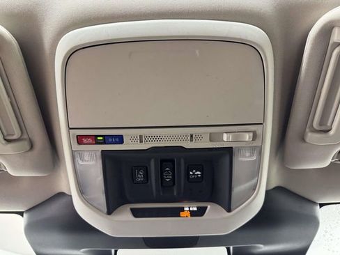 Used 2023 Subaru Forester Premium AWD/4WD image 25