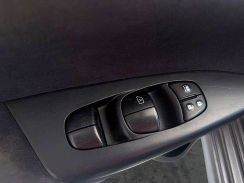 Used 2015 Nissan Sentra SR FWD image 21