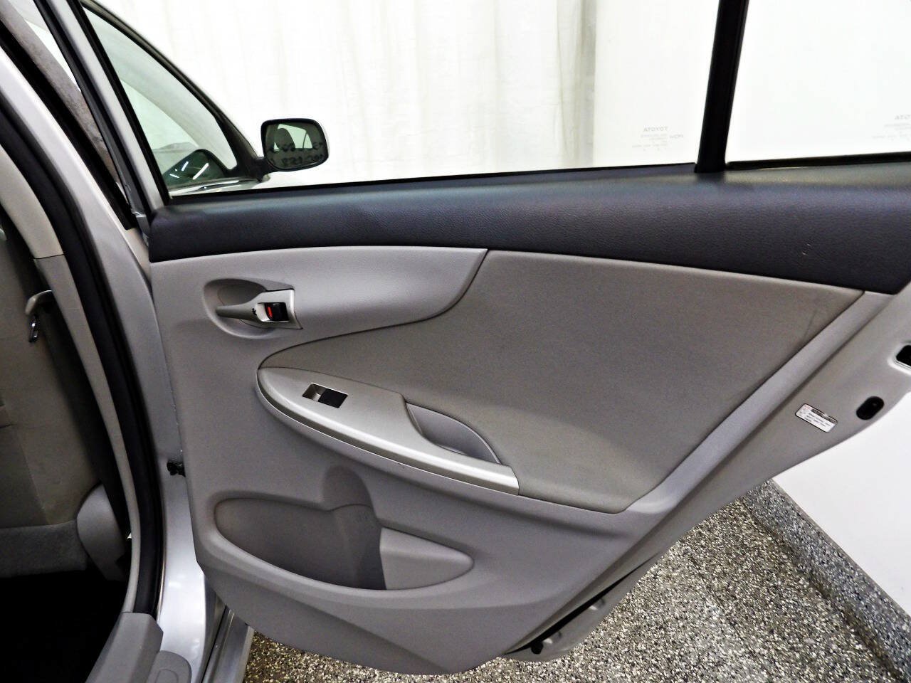 Used 2013 Toyota Corolla LE w/ Preferred Accessory Pkg #2 FWD image 20