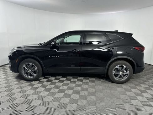 Used 2025 Chevrolet Blazer LT FWD image 14
