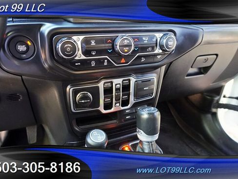 Used 2018 Jeep Wrangler Unlimited Sahara AWD/4WD image 21