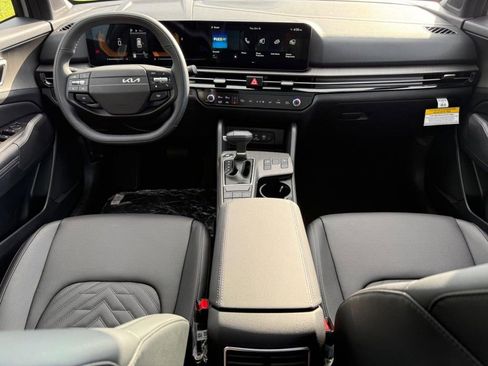 New 2026 Kia Sportage X-Line w/ X-Line Premium Package AWD/4WD image 8