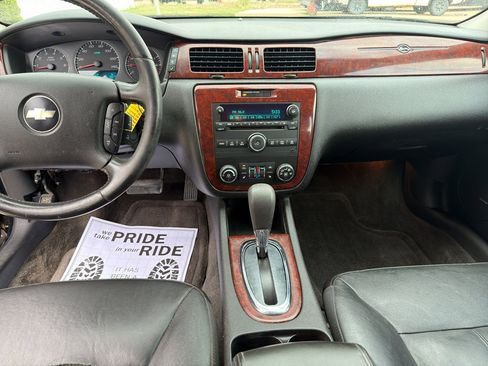 Used 2009 Chevrolet Impala LTZ FWD image 11