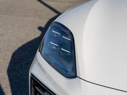 Certified 2025 Porsche Cayenne image 19