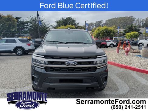 Used 2022 Ford Expedition XLT AWD/4WD image 2
