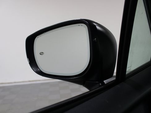 Used 2025 Subaru Crosstrek 2.5i Limited w/ Crosstrek Mirror Package AWD/4WD image 17