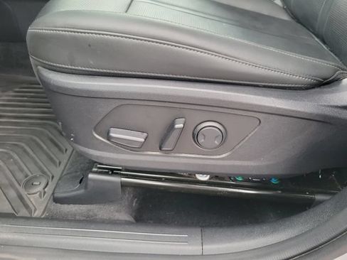 Certified 2024 Kia Sorento S FWD image 16