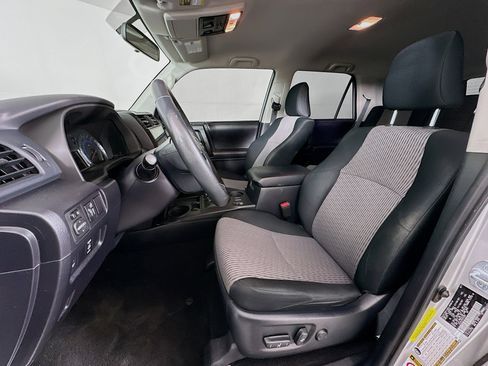 Used 2017 Toyota 4Runner SR5 image 13