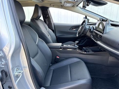 Used 2025 Toyota Prius Limited image 30