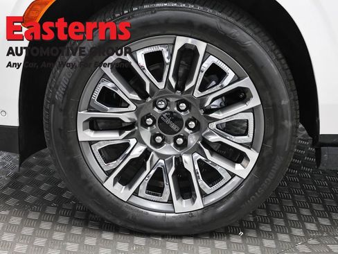 Used 2023 GMC Yukon XL Denali Ultimate w/ LPO, Floor Liner Package AWD/4WD image 39