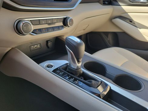 Certified 2025 Nissan Altima 2.5 SV FWD image 24