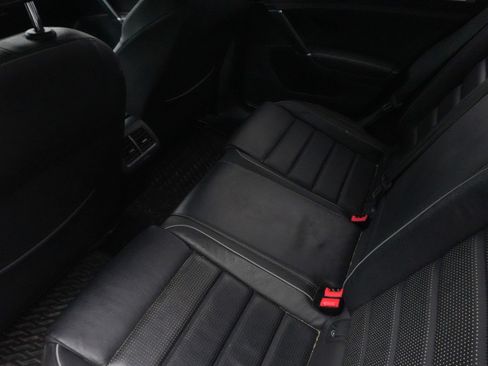 Used 2019 Volkswagen Golf 4-Door AWD/4WD image 29