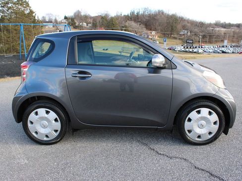 Used 2013 Scion iQ image 10