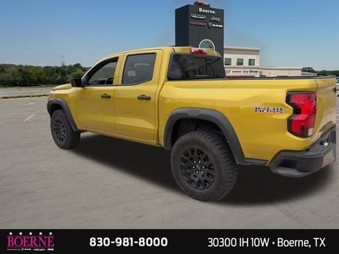 Used 2024 Chevrolet Colorado Trail Boss w/ Advanced Trailering Package image 9