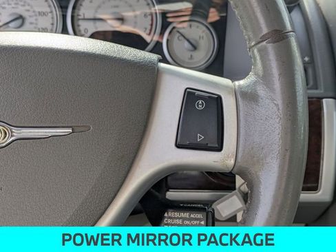 Used 2010 Chrysler Town & Country Touring image 20