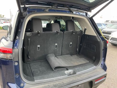 Used 2025 Nissan Pathfinder SV image 34