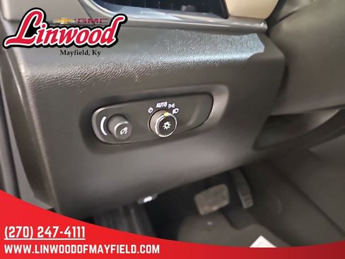 Used 2023 Chevrolet Traverse LS image 16