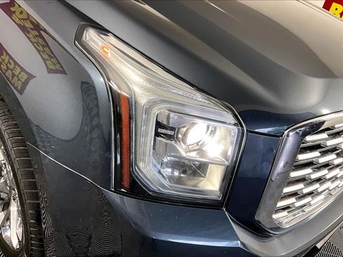 Used 2020 GMC Yukon Denali w/ Denali Premium Package image 26