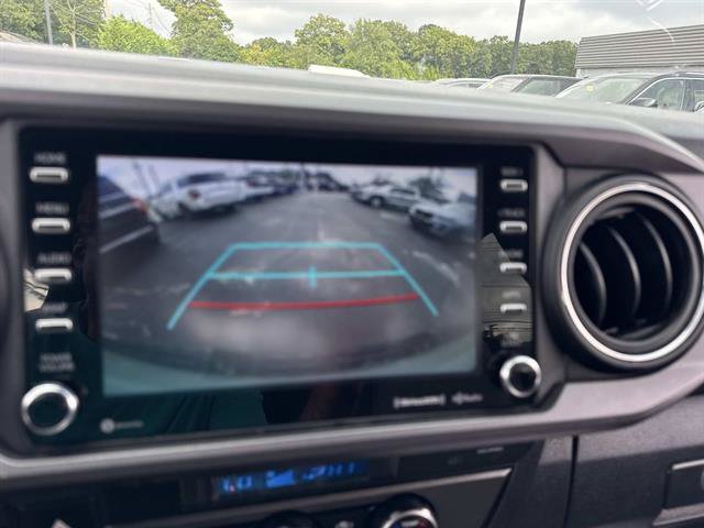 Used 2022 Toyota Tacoma TRD Sport AWD/4WD image 39