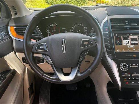 Used 2018 Lincoln MKC Select w/ Select Plus Package image 5